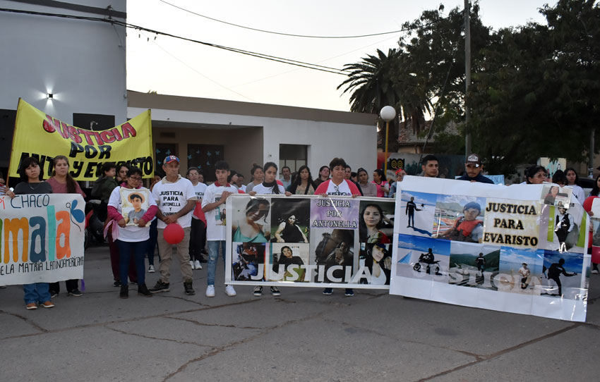 Familiares de Antonella y Evaristo marcharon en silencio pidiendo celeridad a la Justicia 23