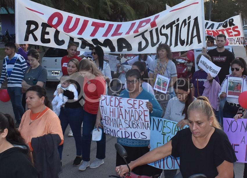 Familiares de Antonella y Evaristo marcharon en silencio pidiendo celeridad a la Justicia 17