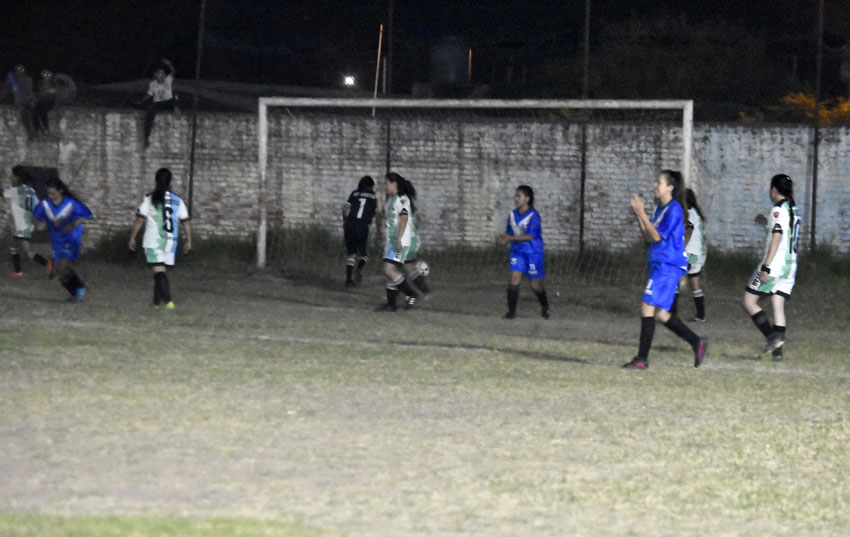 Femenino de Fútbol. 25 de Mayo y San Martín estiraron la finalización del Apertura 2