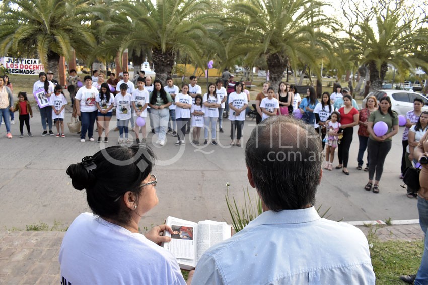 Por el doble homicidio, a siete meses familiares y amigos de Altamirano y Saux se manifestaron frente al Juzgado 14