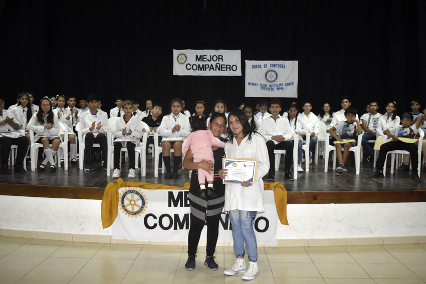 Rotary Club Quitilipi entregó los premios al "Mejor Compañero" del año 5