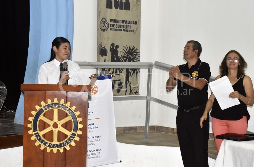 Rotary Club Quitilipi entregó los premios al "Mejor Compañero" del año 8