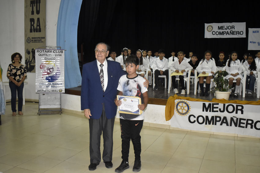Rotary Club Quitilipi entregó los premios al "Mejor Compañero" del año 32