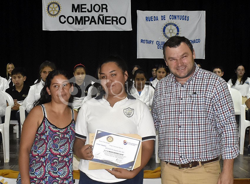 Rotary Club Quitilipi entregó los premios al "Mejor Compañero" del año 31