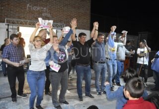 Zdero acompañó a "Quitito" en el cierre de la campaña electoral 9