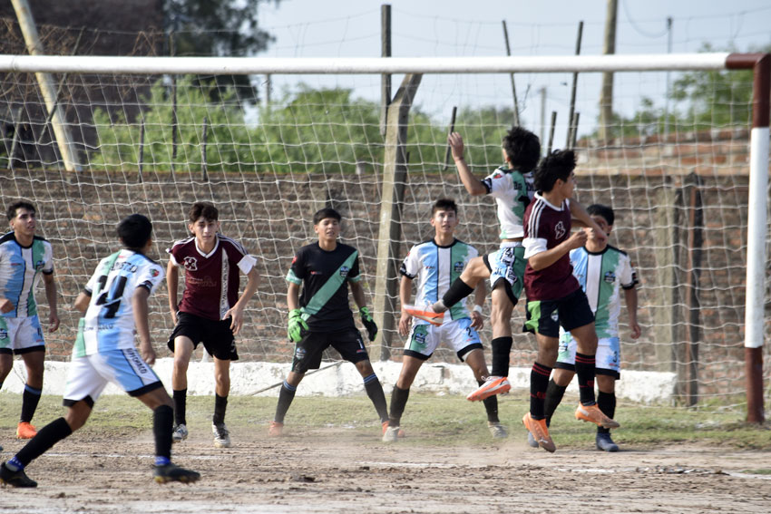 Federativo Sub 18. Deportivo Amistad eliminó a Cooperativa 12