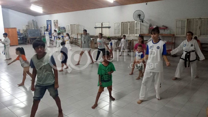 9 años de la Escuela Integral de Taekwondo en el salón comunitario del Barrio Boca 17