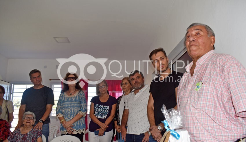 El Gobernador Leandro Zdero y Lucas Apud Masin entregaron un acondicionador de aire al centro de Jubilados "Vida Plena" 19