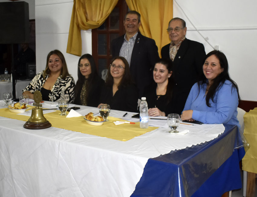 Rotary Club premió con una tablet a los ganadores del concurso de oratoria 2024 27