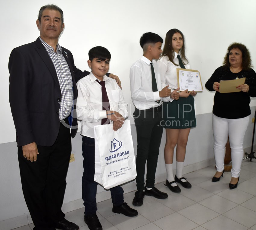 Rotary Club premió con una tablet a los ganadores del concurso de oratoria 2024 30