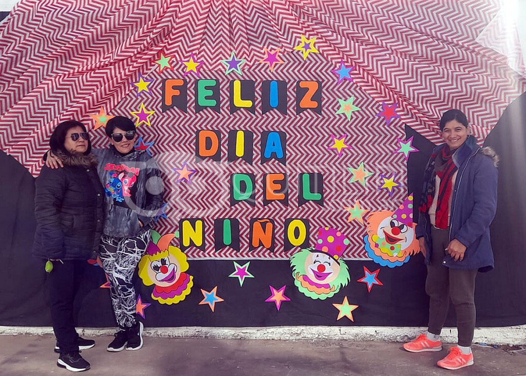 Día del Niño: "mercantilitos" felices en animado y alegre agasajo en el CEC 21