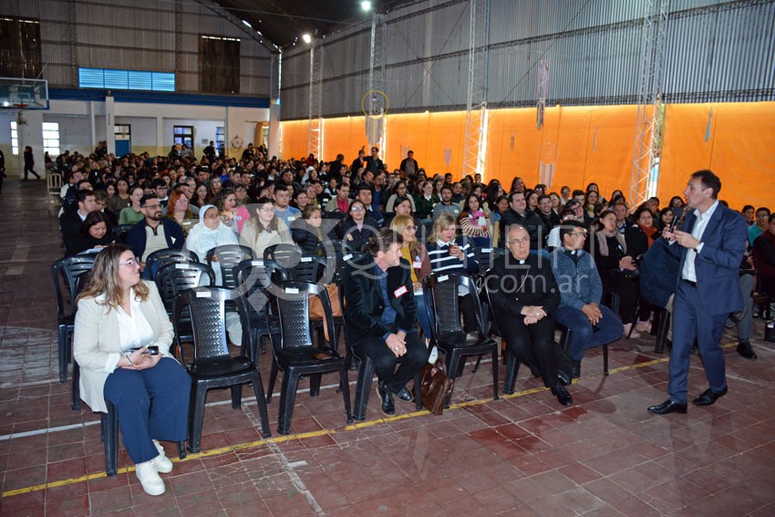 Importante encuentro de docentes católicos abordó la temática, como fortalecer la comunicación, escuela y familia 6