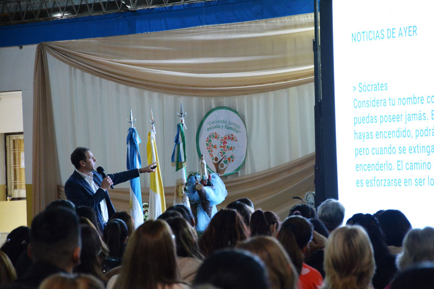 Importante encuentro de docentes católicos abordó la temática, como fortalecer la comunicación, escuela y familia 20