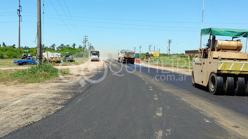 Trabajos de mantenimiento de Vialidad Provincial en Ruta 4 10