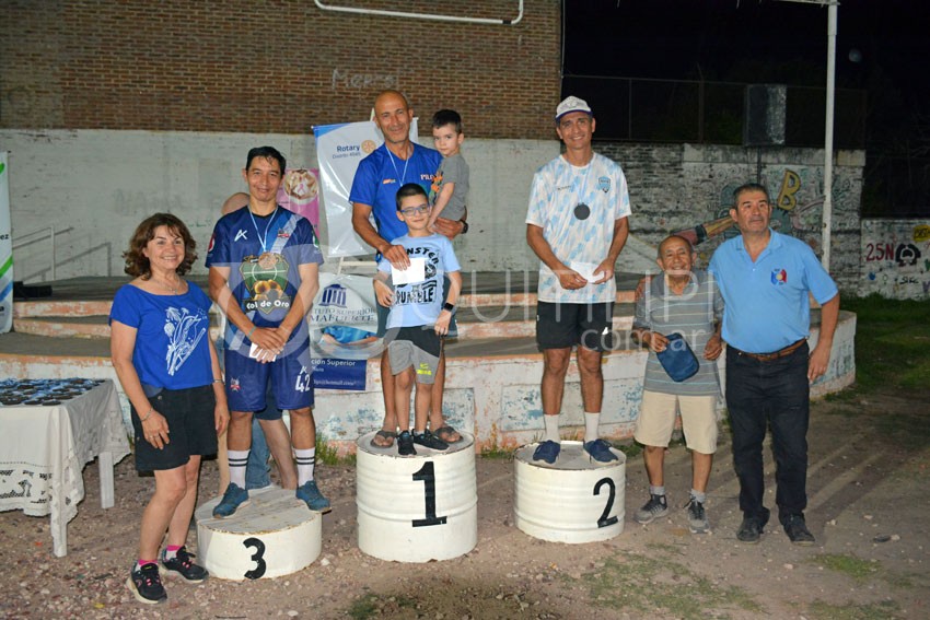 El saenzpeñense Esteban Gómez, ganó el Maratón 112° Aniversario de Quitilipi 5