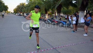 El saenzpeñense Esteban Gómez, ganó el Maratón 112° Aniversario de Quitilipi 1