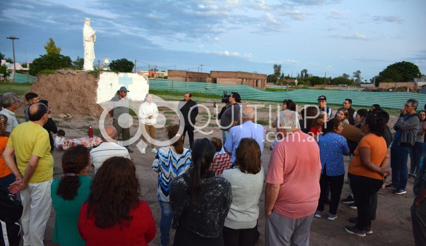 Vecinos piden a las autoridades que insistan con las obras prometidas en el espacio de la Virgen Blanca 13