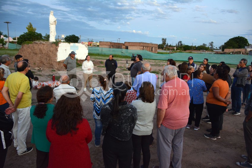 Vecinos piden a las autoridades que insistan con las obras prometidas en el espacio de la Virgen Blanca 5