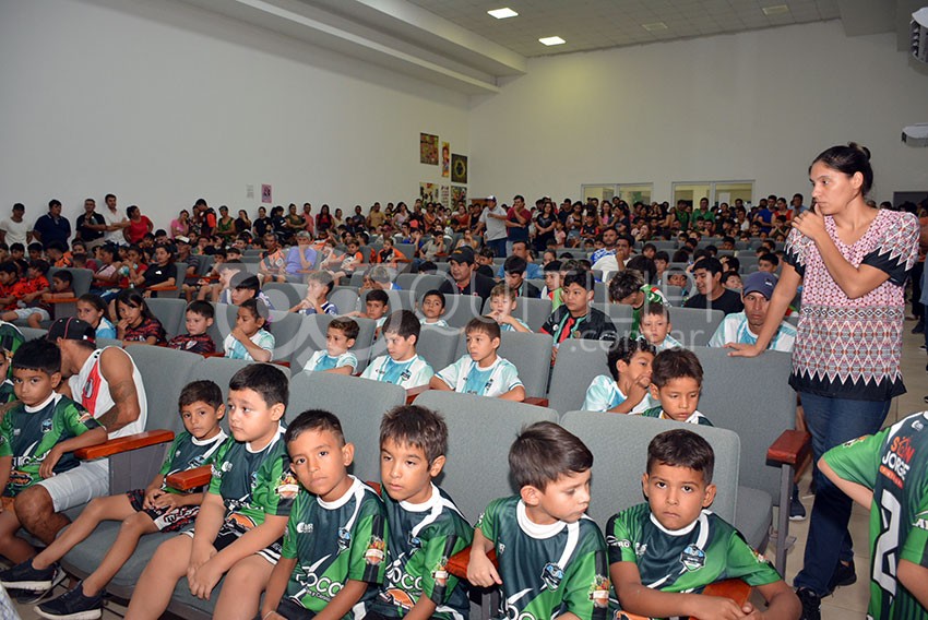 La LQF premio los campeones infantiles y en mayores el fútbol femenino de San Martín 37