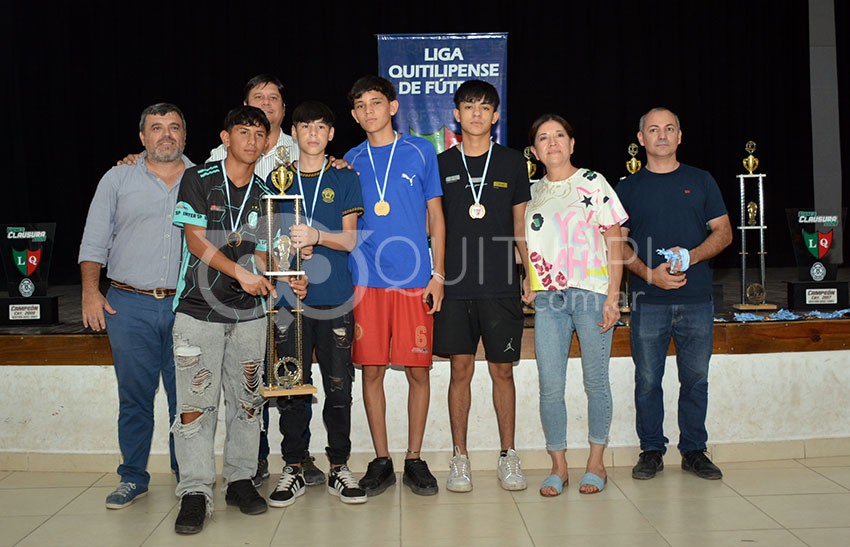 La LQF premio los campeones infantiles y en mayores el fútbol femenino de San Martín 41