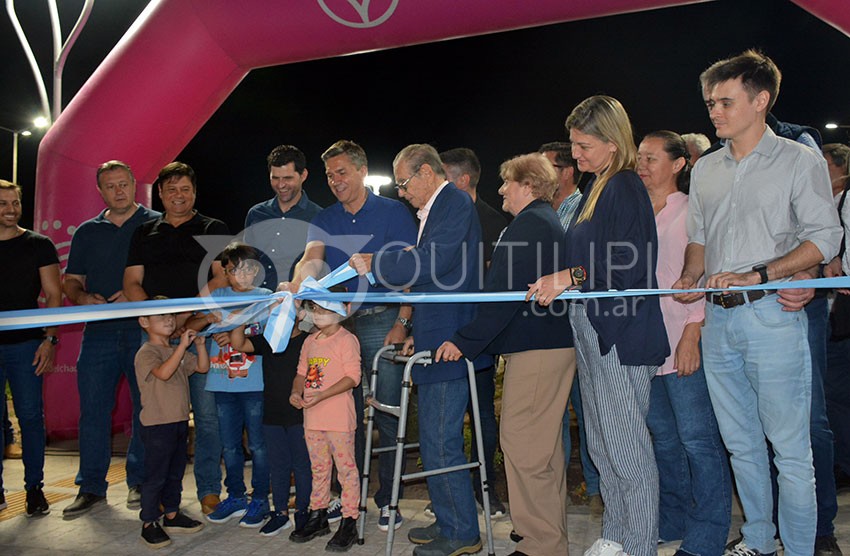 El gobernador Zdero inauguró el Paseo Claudio Hugo Fernández y cuadras de asfalto para Quitilipi 10