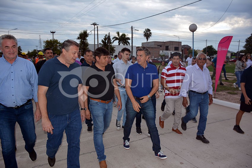 El gobernador Zdero inauguró el Paseo Claudio Hugo Fernández y cuadras de asfalto para Quitilipi 35