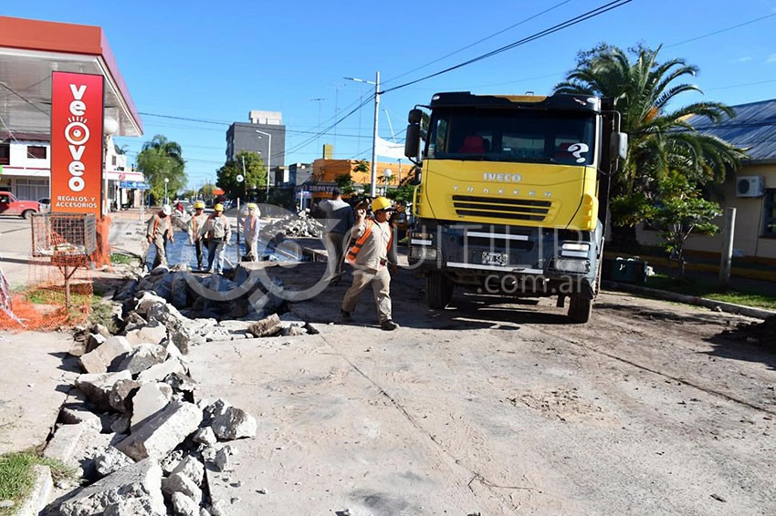 Avanzan las obras de pavimentación y bacheo a través de Vialidad Provincial - Quitilipi.com.ar Avanzan las obras de pavimentación y bacheo a través de Vialidad Provincial 20
