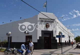 Empleados precarizados de la Municipalidad reclaman dos meses de atraso en el pago de salarios 42