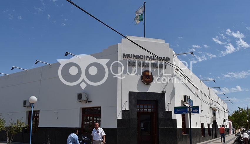 Empleados precarizados de la Municipalidad reclaman dos meses de atraso en el pago de salarios - Quitilipi.com.ar Empleados precarizados de la Municipalidad reclaman dos meses de atraso en el pago de salarios 16