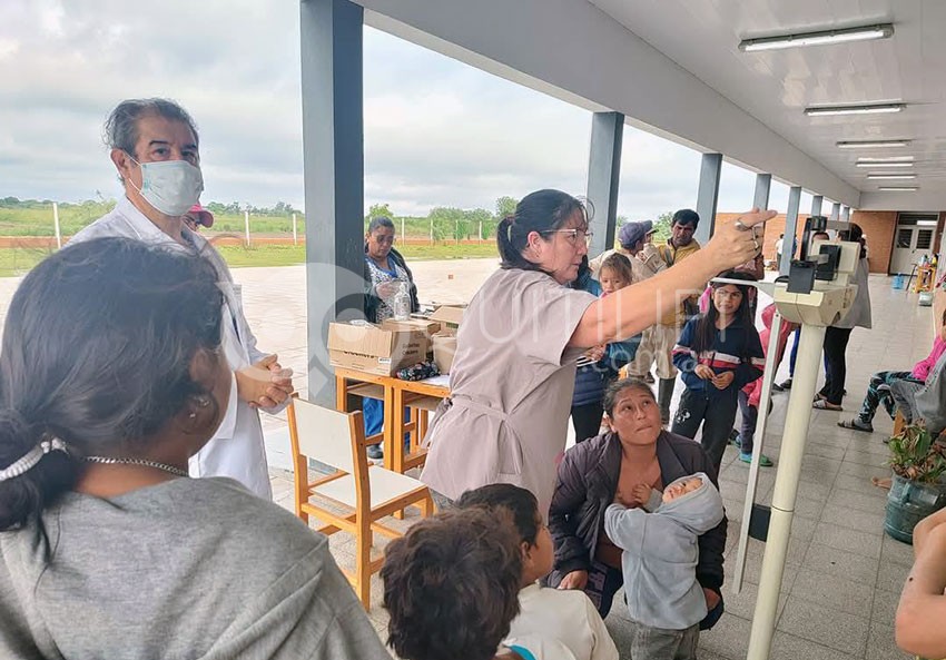 Más de ciento cincuenta evacuados fueron alojados en dos escuelas - Quitilipi.com.ar Más de ciento cincuenta evacuados fueron alojados en dos escuelas 32