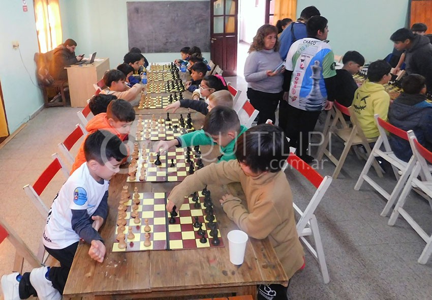 Ajedrez: Benjamín Peña, Uriel merlo y Rodrigo Morel brillaron en la primera fecha del Provincial Zona Centro - Quitilipi.com.ar Ajedrez: Benjamín Peña, Uriel merlo y Rodrigo Morel brillaron en la primera fecha del Provincial Zona Centro 20