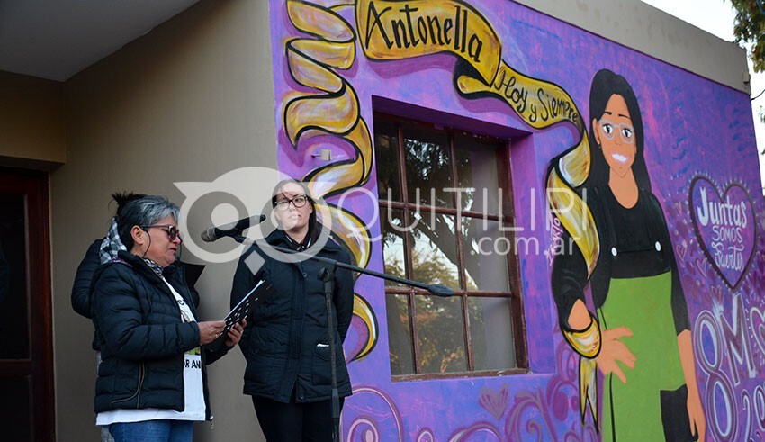 Presentan un mural recordatorio a Antonella Altamirano 16
