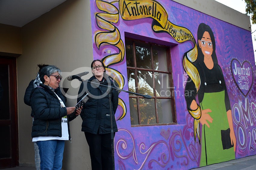 Presentan un mural recordatorio a Antonella Altamirano 20