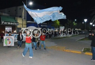 Docentes marcharon exigiendo al gobierno de Leandro Zdero el pago de la cláusula gatillo y la convocatoria a paritarias 8