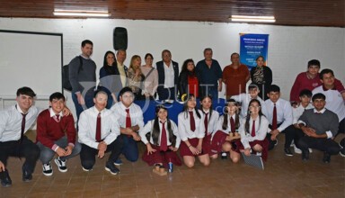 Brillante 4° Expo Empresarial organizada por la EET N° 18 1