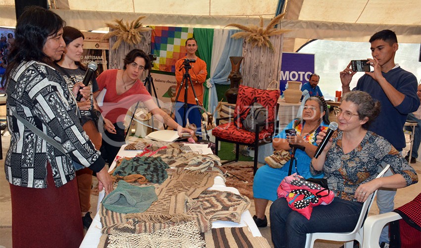 Todo preparado para el inicio de la 48ª Feria de Artesanía Aborigen Chaqueña "René James Sotelo" 25
