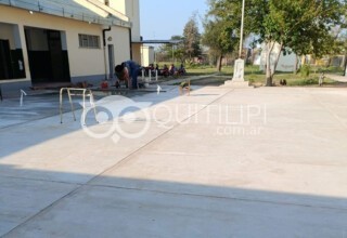 Personal directivo y docente agradecen al municipio la reparación del patio interno de la escuela 2