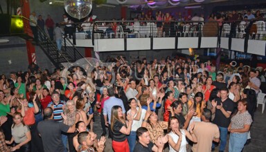 Maestros recibirán su día en el patio de Ibiza 1