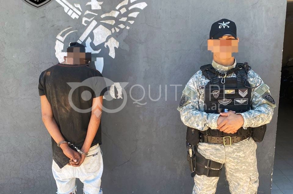 Ocurrió en el Fuerte Apache: un sujeto llevaba un bulto cuando fue demorado por la Motorizada 5