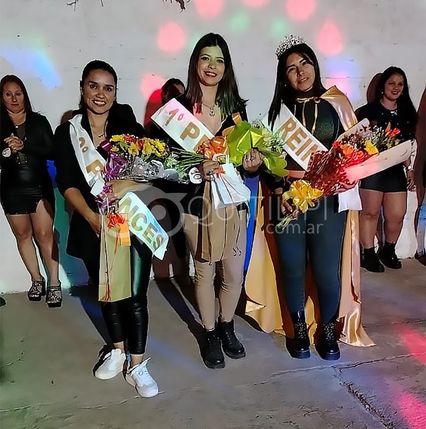 Empleados de Comercio tiraron la casa por la ventana 23