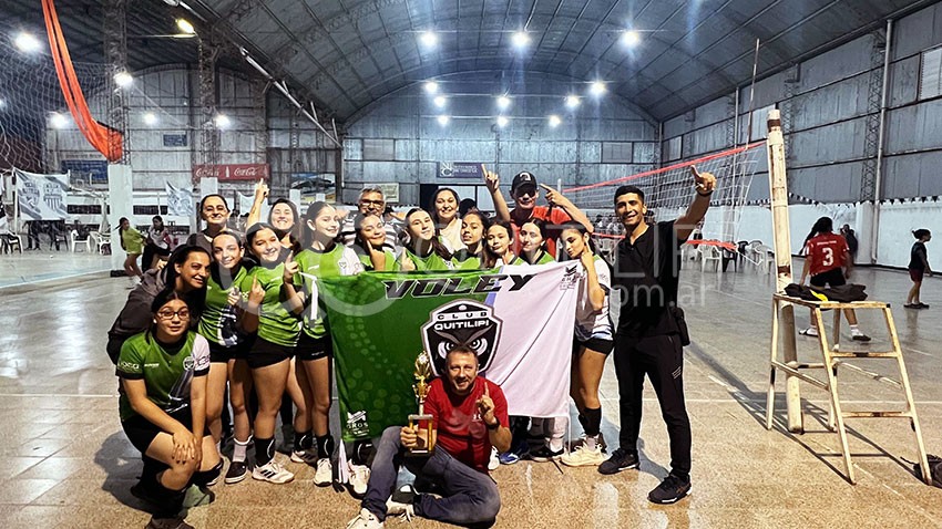 Copa de Plata para Quitilipi Vóley en Presidencia de la Plaza 13