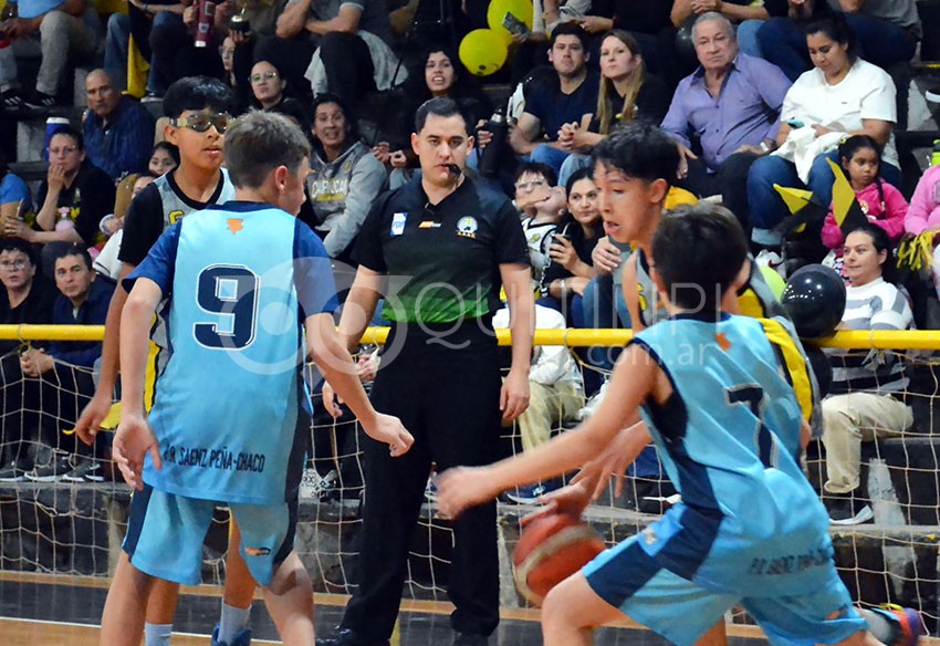 Básquetbol a beneficio: cuadrangular de "Viejas Glorias" en apoyo al árbitro Enzo Zamprogno 5