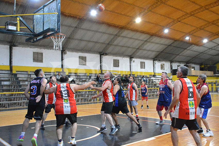 Glorias del Básquetbol: Argentino de Machagai se alzó con la Copa Solidaridad 31