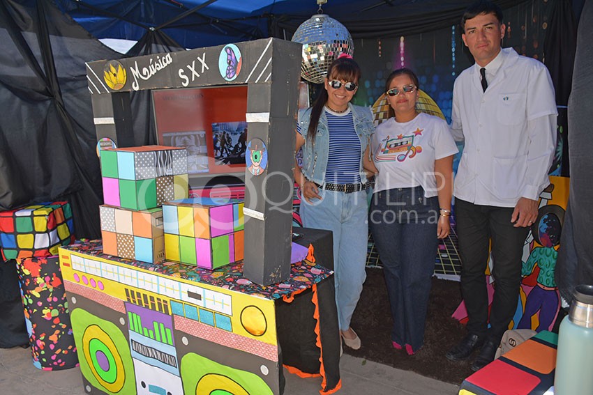 EL ISET brillo con sus trabajos en la muestra institucional 27