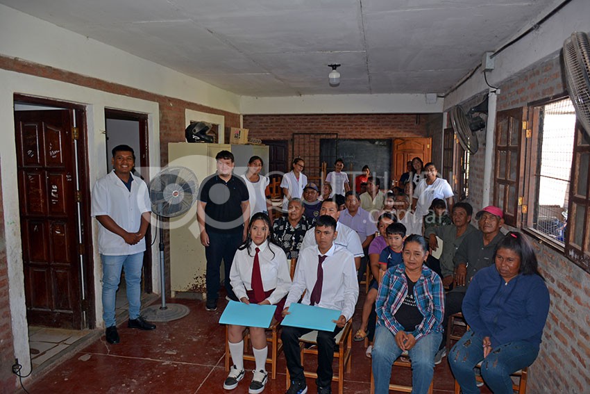 La comunidad escolar de la EEP 1081 recibió un valioso aporte de alumnos egresados de 6° año de la EET N°18 20