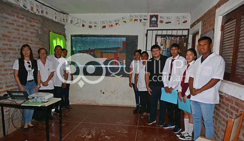 La comunidad escolar de la EEP 1081 recibió un valioso aporte de alumnos egresados de 6° año de la EET N°18 16