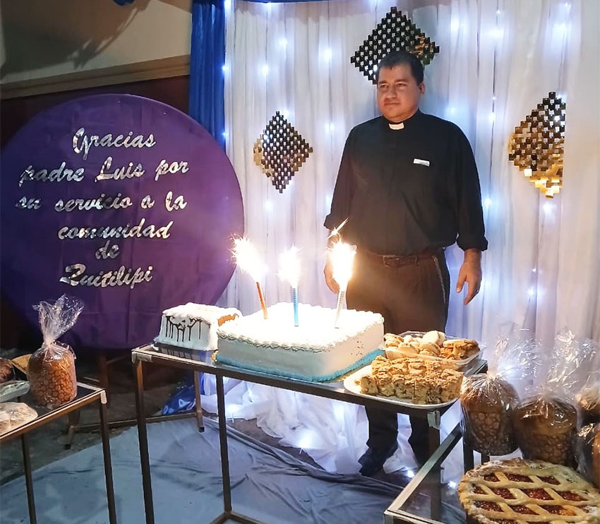 Emotiva y cálida despedida de los quitilipenses al sacerdote Luis Czub 21