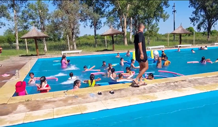 Camping Municipal: alegre temporada de pileta para adultos mayores y animada Colonia de Vacaciones para niños 24