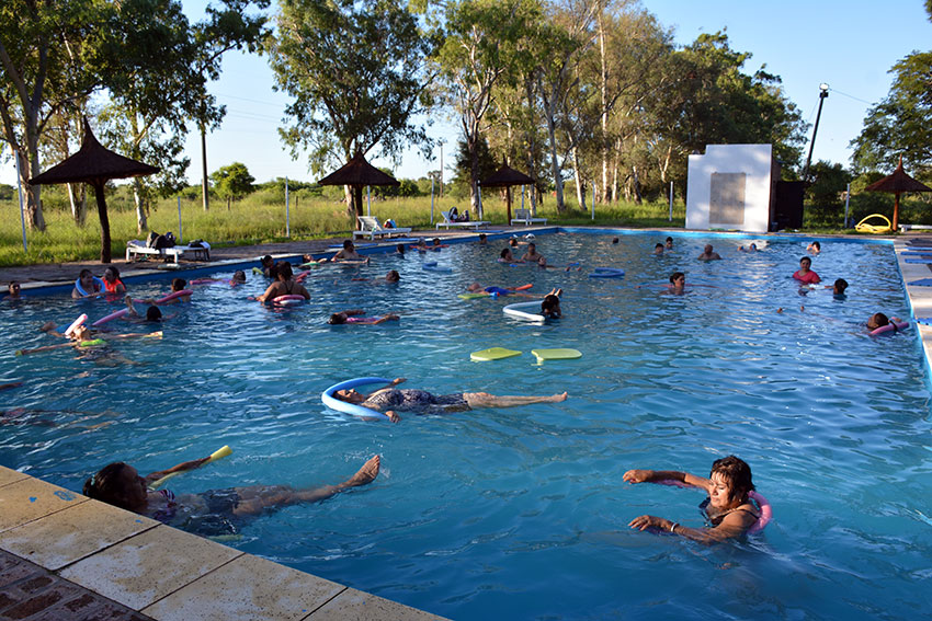 Camping Municipal: alegre temporada de pileta para adultos mayores y animada Colonia de Vacaciones para niños 11