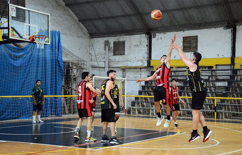 Caupolican ganó el triangular Amistad: derrotó a Unión de San Bernardo y al club Sportivo Comercio de Plaza 30